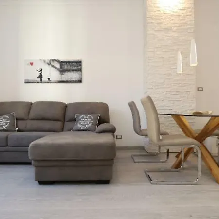 Exclusive Apt Really Downtown - Free Private Parking Included! Genova Esterno foto