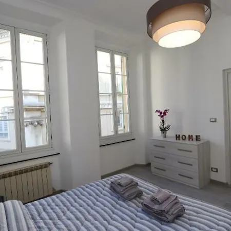 Exclusive Apt Really Downtown - Free Private Parking Included! Genova Esterno foto