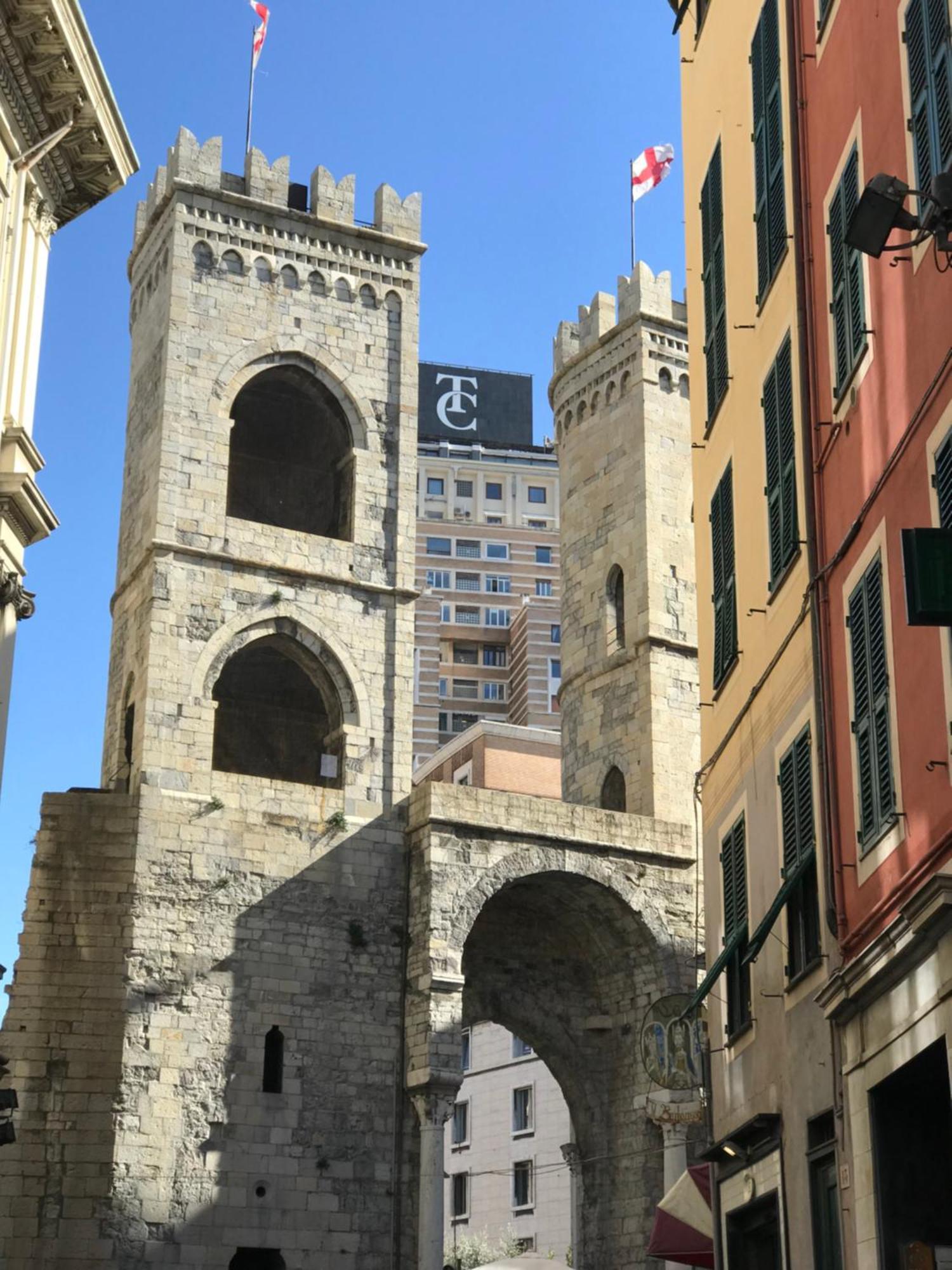 Exclusive Really Downtown - Free Private Parking Included! * Genoa