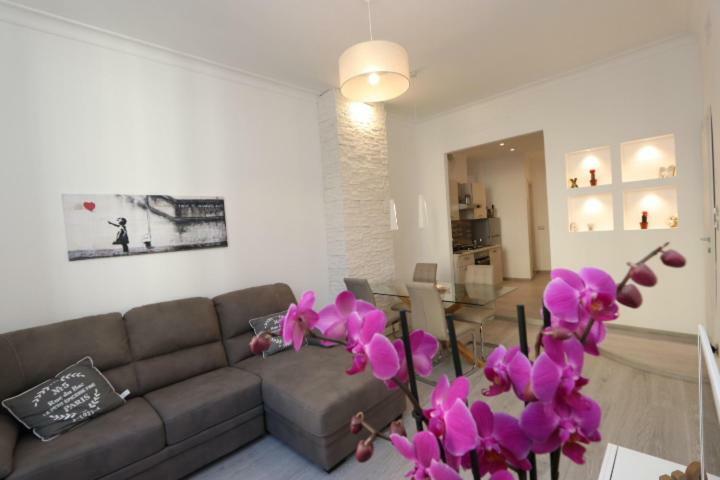 Exclusive Really Downtown - Free Private Parking Included! Apartment *