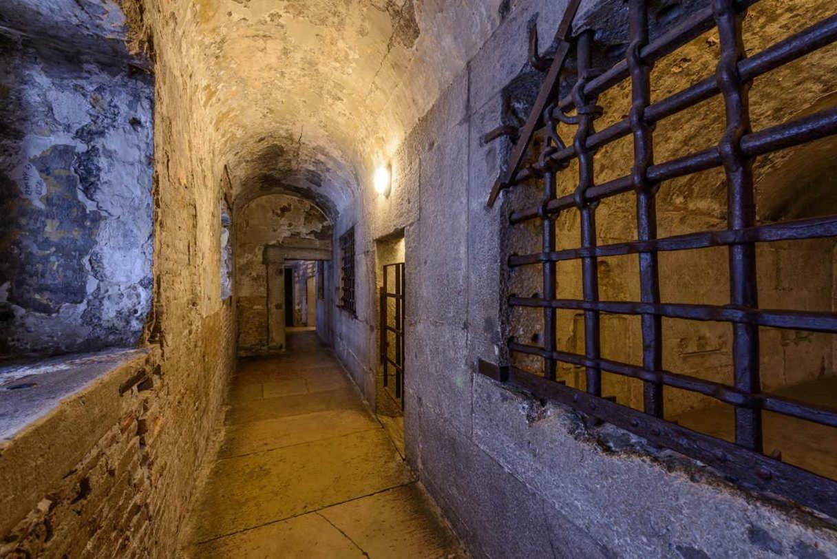 Exclusive Really Downtown - Free Private Parking Included! * Genoa